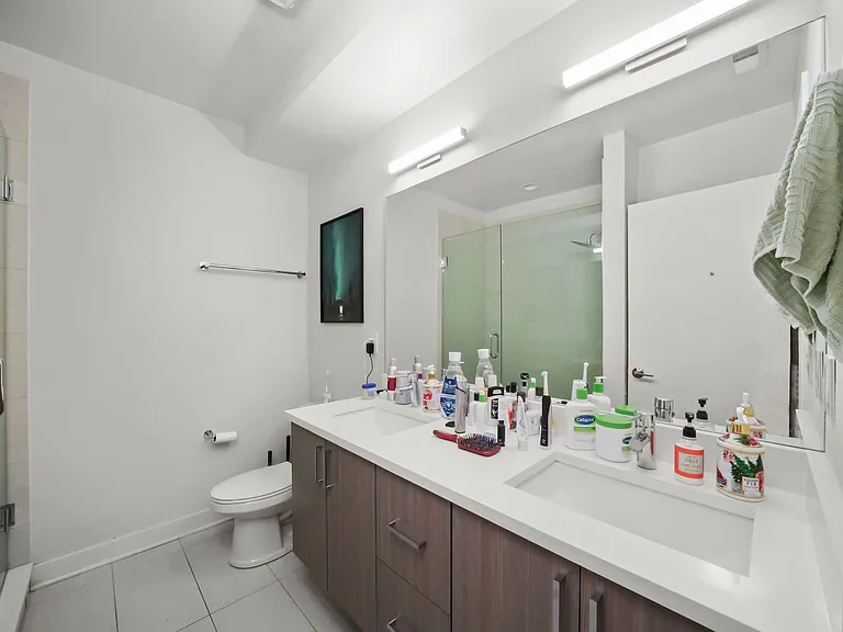 838 W Erie St #3W — Photo 9