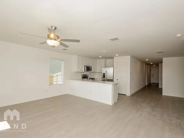 2745 Mistwood Dr — Photo 7