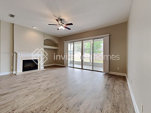 3rd image of 671 Mandy Oaks Dr