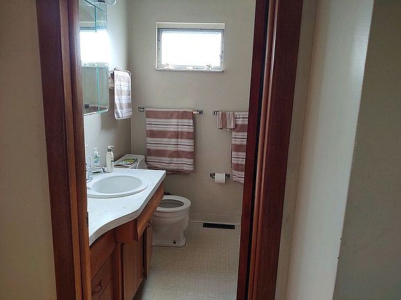 Full bath upstairs 