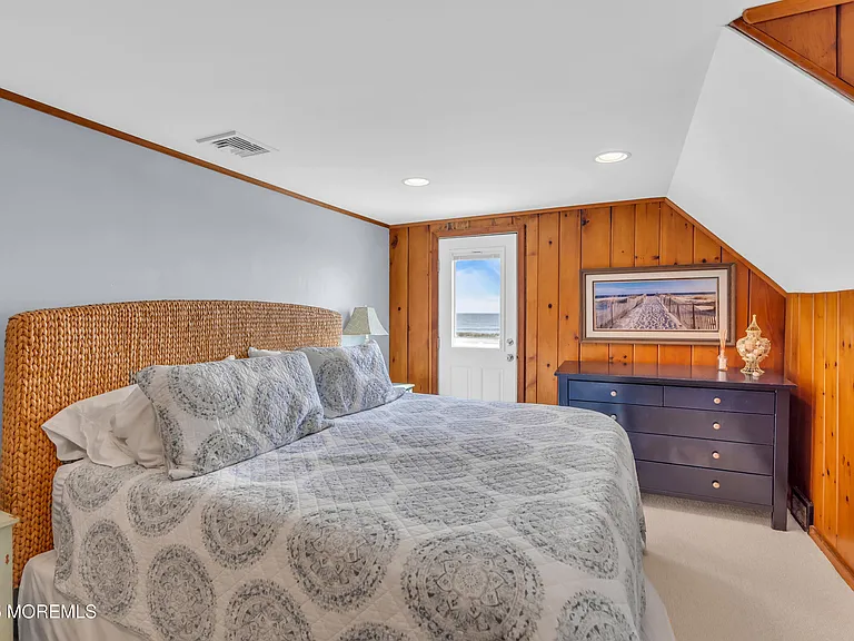 411 Ocean Ave — Photo 32