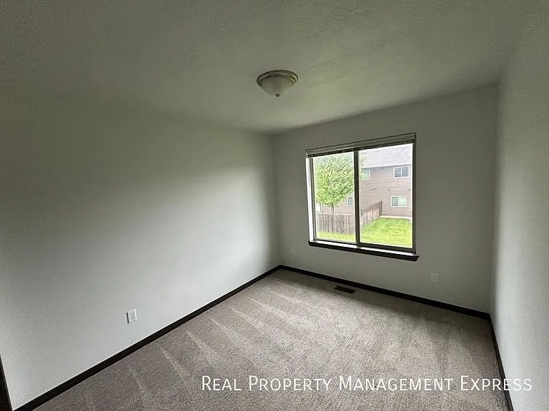 2214 S Ronsiek Ave — Photo 18