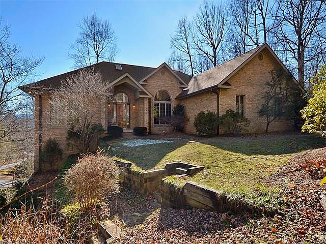 1st image of 2451 W Cumming Woods Ln
