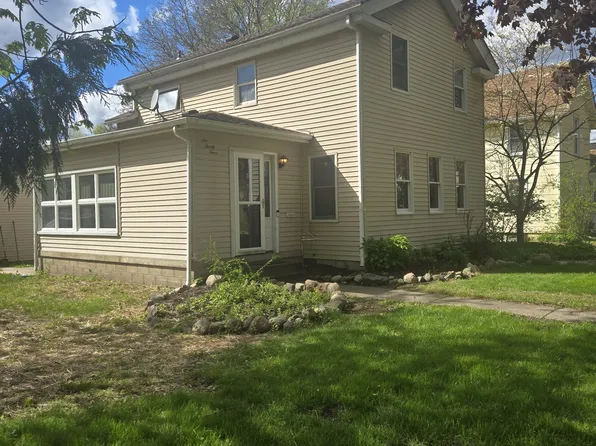 634 Taylor St, Chelsea, MI 48118