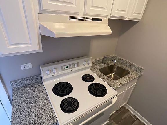 5th image of 7852 S Ellis Ave #304