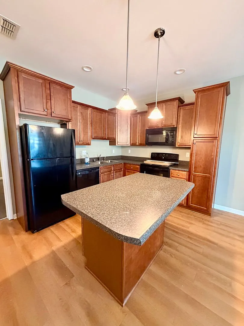 Modern 3/3 Condo | Prime Tallahassee Location — Photo 4