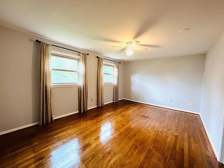 2220 Primrose Dr — Photo 17