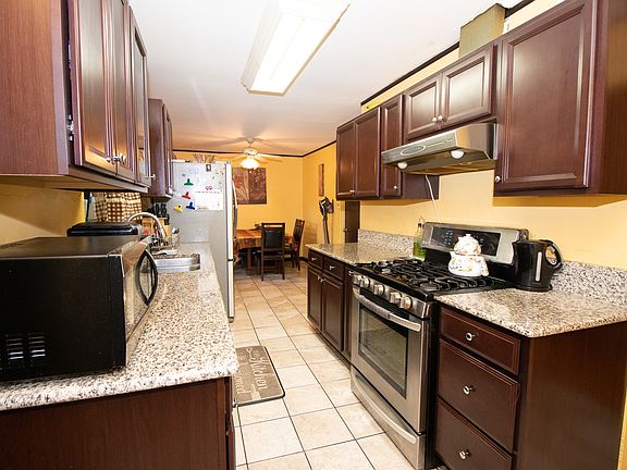 5th image of 188 Vantroba Dr