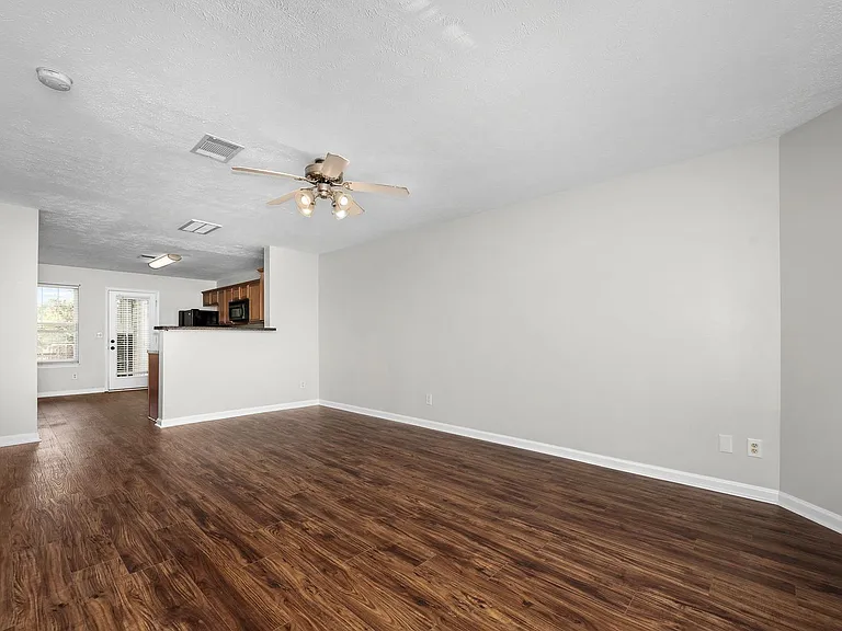 340 Stewarts Landing Cir — Photo 7