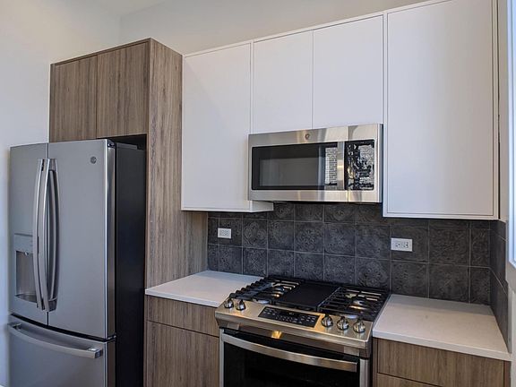 4th image of 2120 W Belmont Ave #3RRA