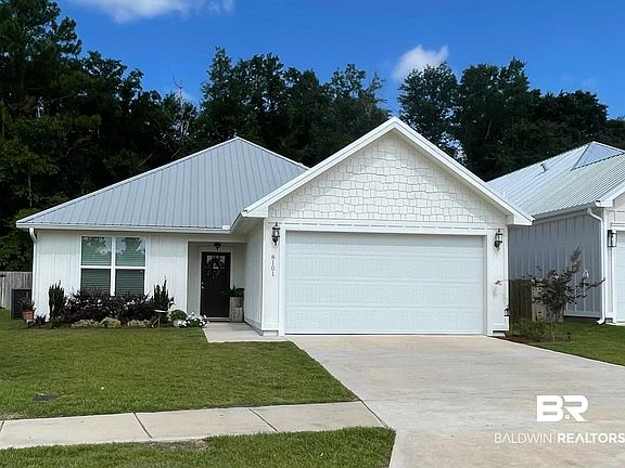 3rd image of 8101 Carmel Cir