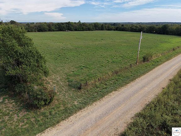 3rd image of 34798 Meyers Rd