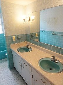 3rd image of 2124 E Admiral Dr