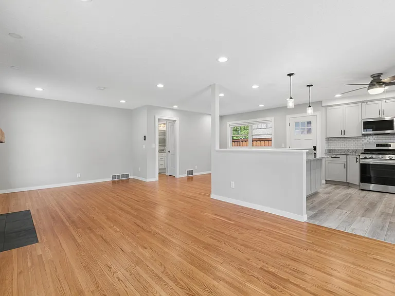 3100 W 55th St — Photo 14