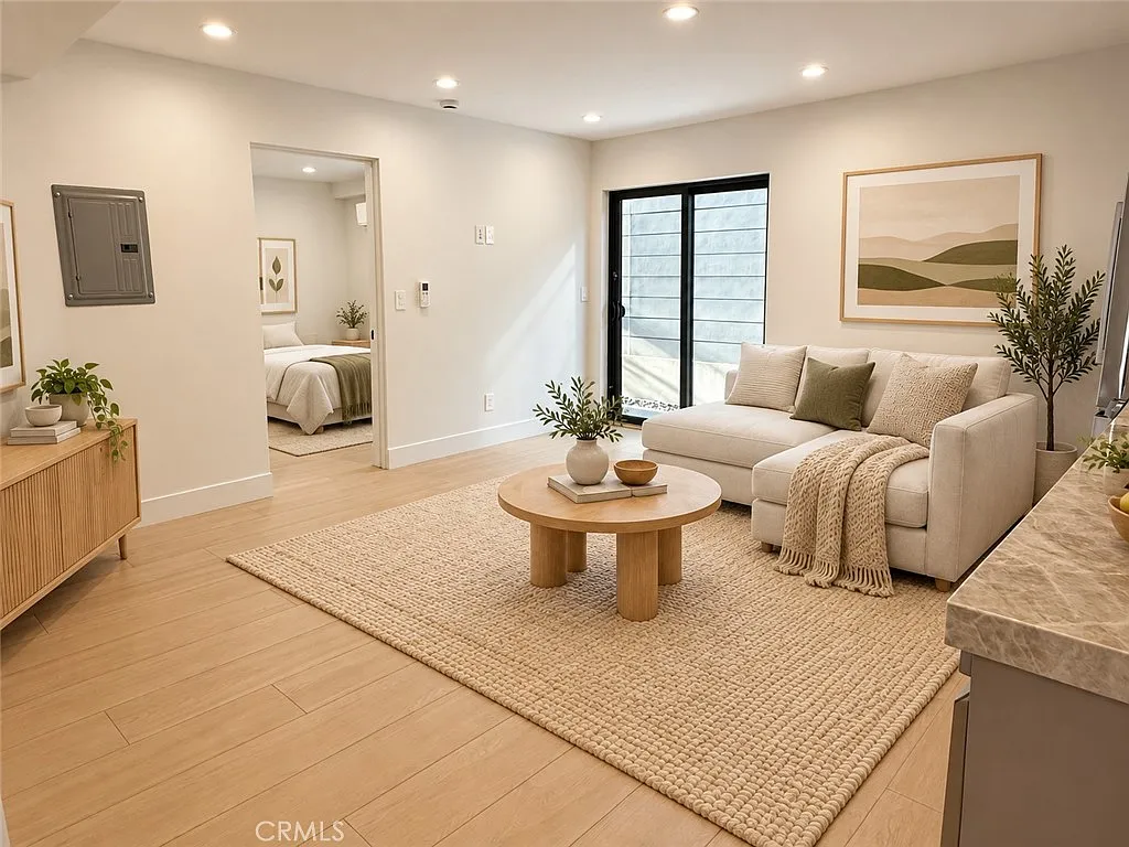 1 bed, 560 sqft, $2,995 — Photo 3