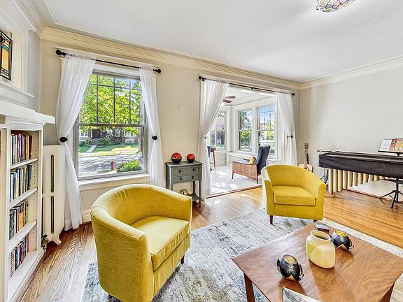 5th image of 329 S Oak Park Ave APT 1N