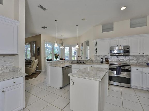 4th image of 1111 Signature Dr