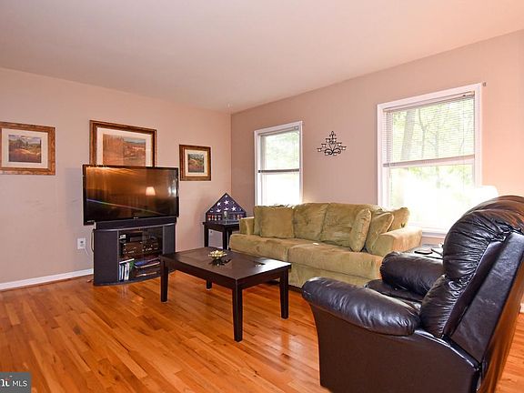 3rd image of 2206 Aquia Dr