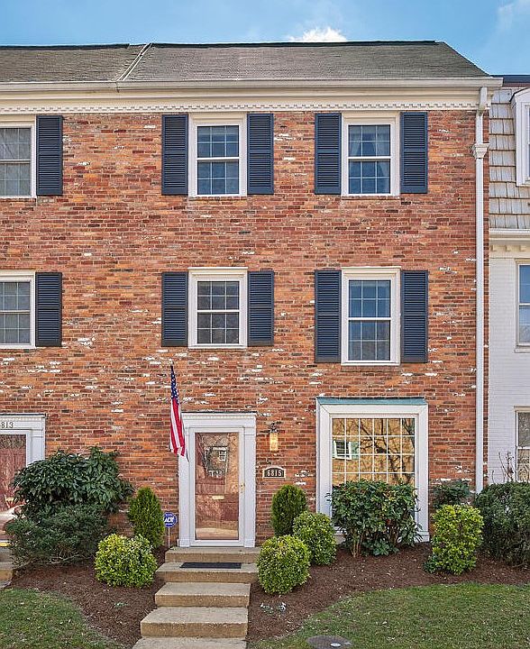 1st image of 6815 Market Square Dr