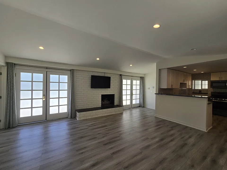 202 Bentley Cir