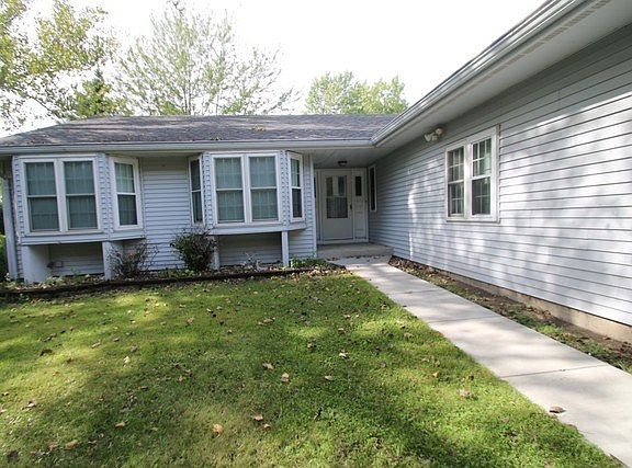 3rd image of 214 Bounty Dr NE