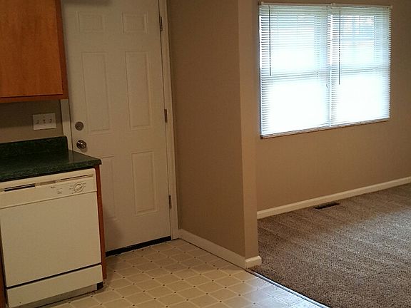 3rd image of 4599 Glengate Dr