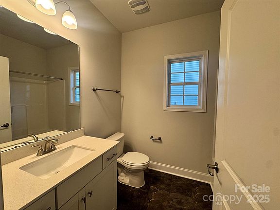 5th image of 713 Inwood Hill Dr #96