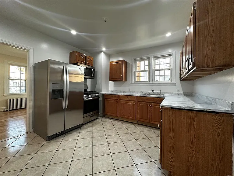339 Thompson St #1 — Photo 15