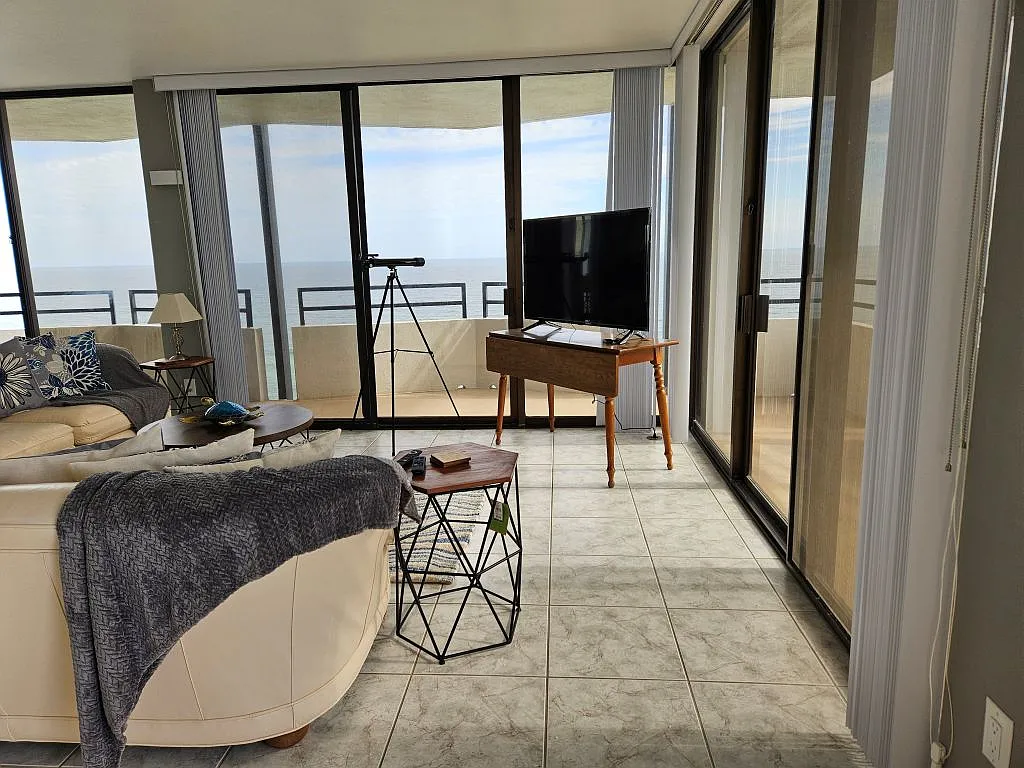 2 bed, 1300 sqft, $3,500 — Photo 3