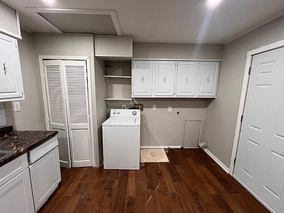 4th image of 13608 Bennington Ave