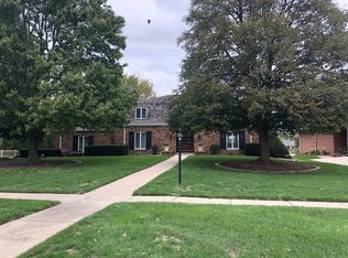 4102 Clubhouse Dr, Champaign, IL
