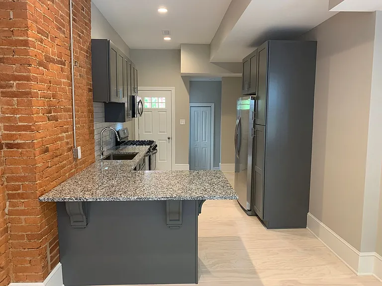 307 N Lime St #2 — Photo 3