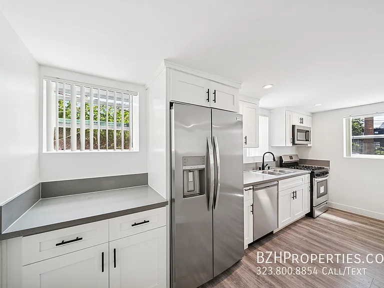1267 Vin Scully Ave — Photo 5