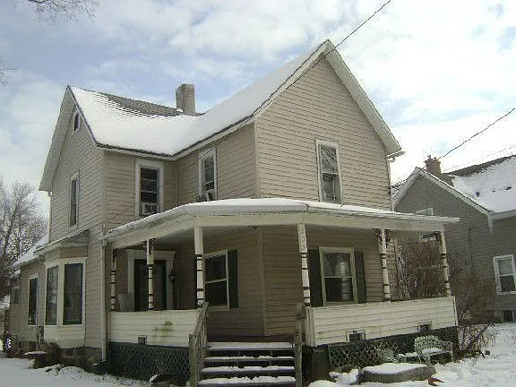 205 S Main St photo 1