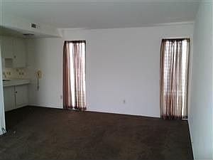 4th image of 139 E Marshall Blvd