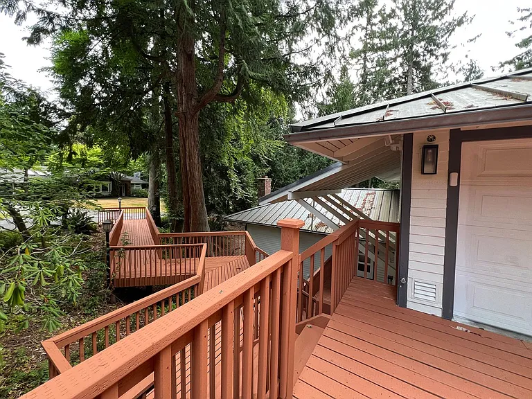 105 Cedar Crest Ln — Photo 3