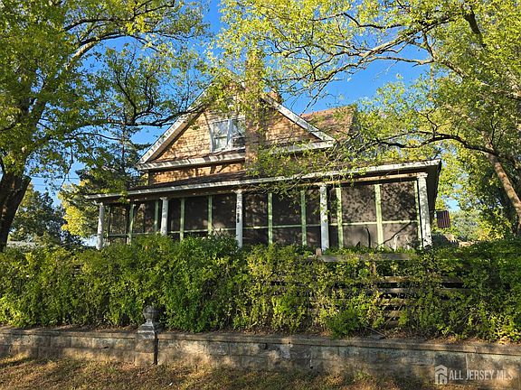 4th image of 112 Creek Rd