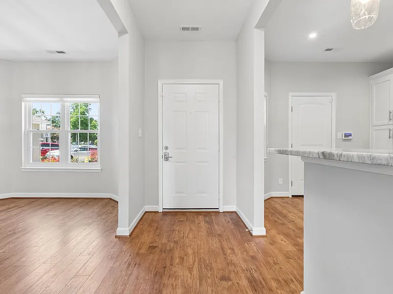 812 E Willow Point Pl — Photo 18