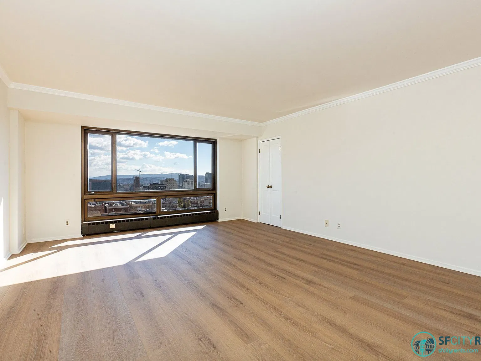 Nob Hill: Sunny 720 Sq Ft Jr 1 Bed w/ Views, Pool, Gym, Doorman, & All Utilities & WiFi Included ... — Photo 2