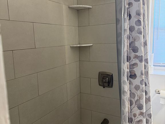 5th image of 7922 Sheriff Rd