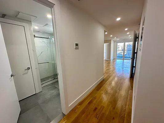 Rented by EXR | media 4