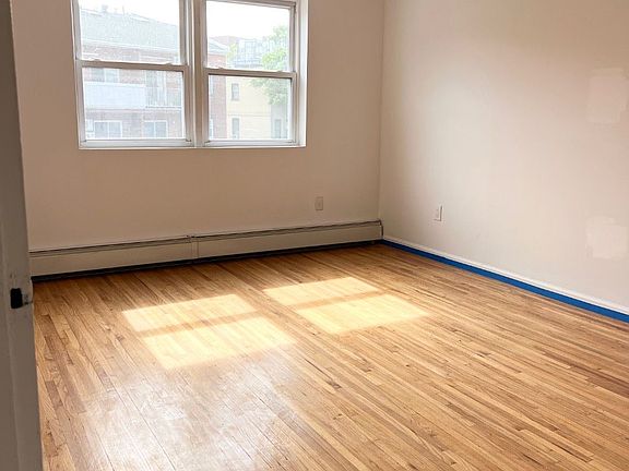 5th image of 2562 W 17th St Floor 3