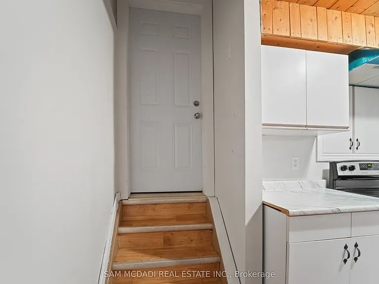 87 Rundle Cres — Photo 30