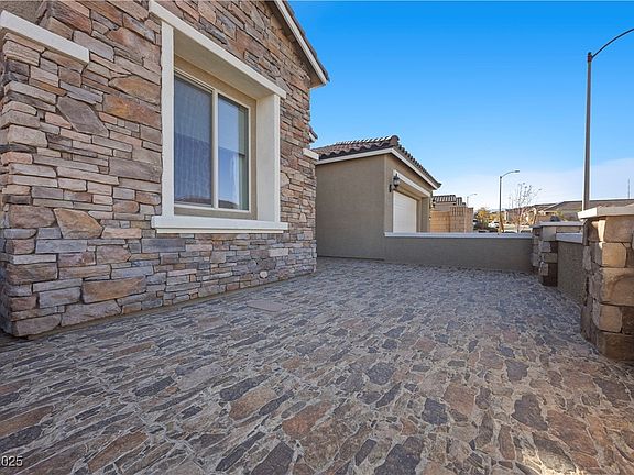 4th image of 10499 Skye Paseo Ave