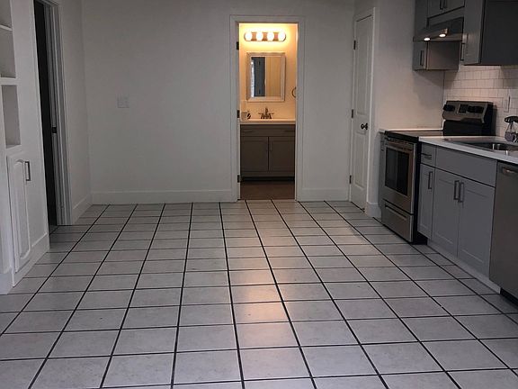 4th image of 792 Acacia Ave #B