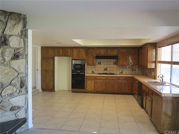 3rd image of 8615 California Ave