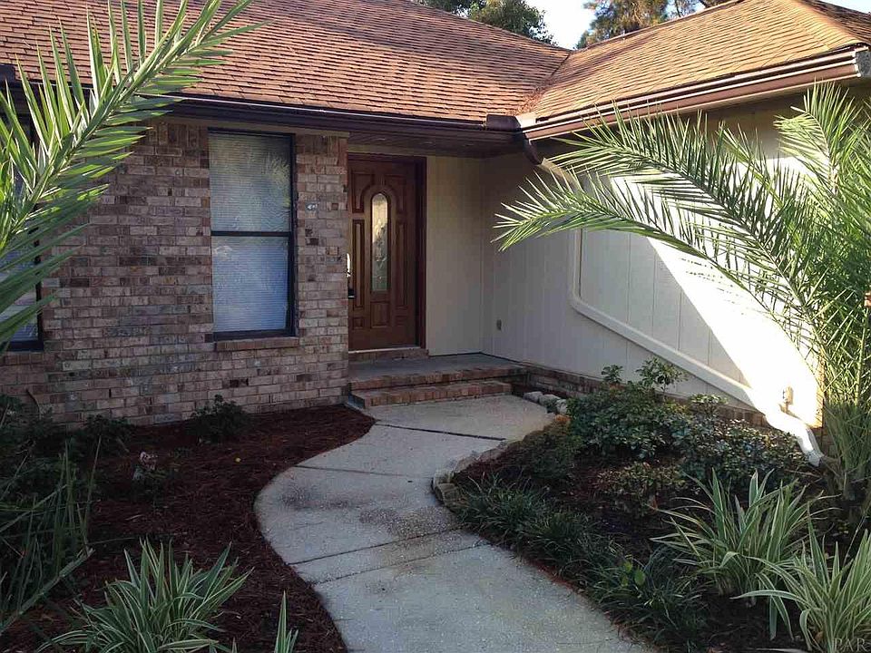 1st image of 305 Williamsburg Dr