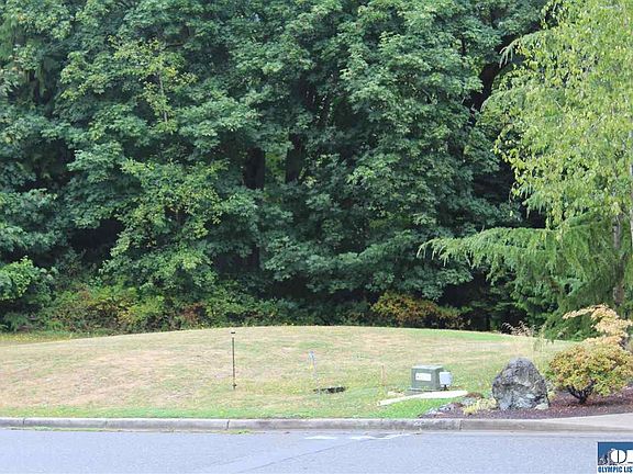 4th image of Lot 10 Delguzzi