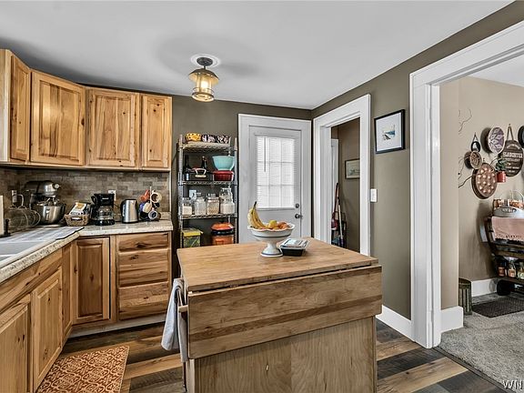 5th image of 14115 Ridge Rd W