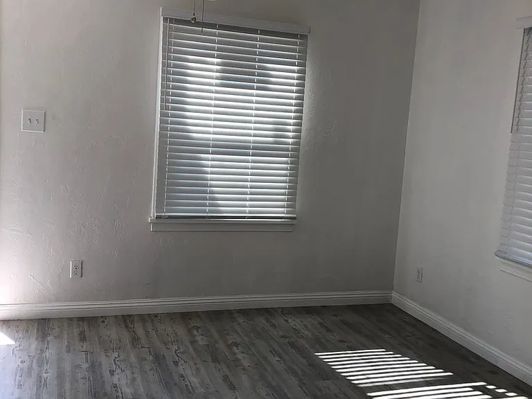 3408-3416 Chester Ln — Photo 8